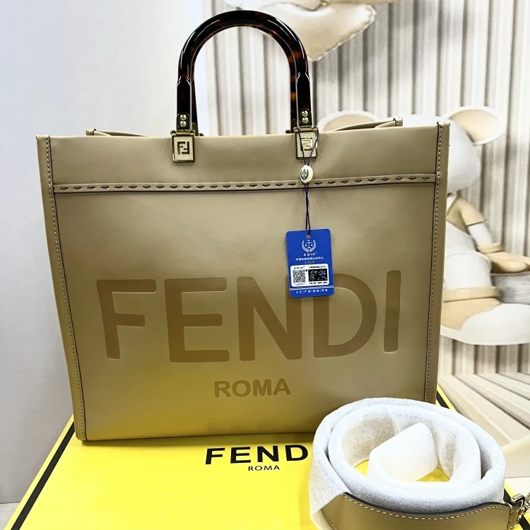 95新 FENDI/芬迪 /包包/市场价99999/250926zb0013