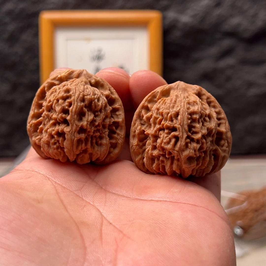 悍***匪把件文玩核桃南疆40.5浮黄