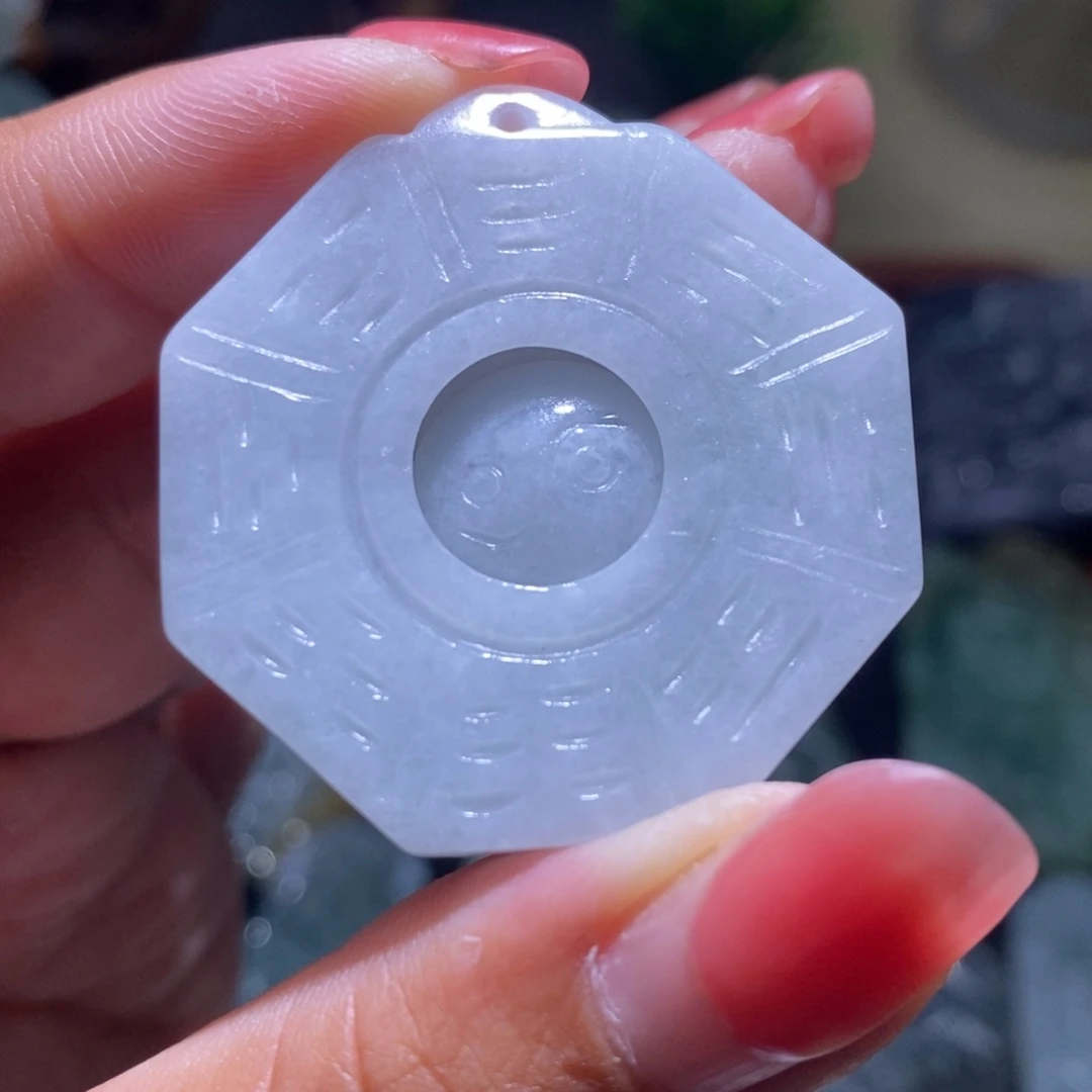 【闪购商品】翡翠未镶嵌颈饰八卦