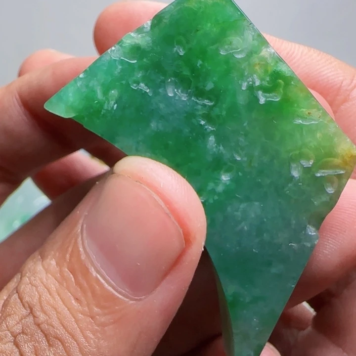 定制翡翠未镶嵌不包工