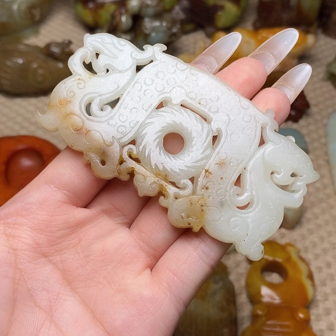 未镶嵌蛇纹石玉颈饰
