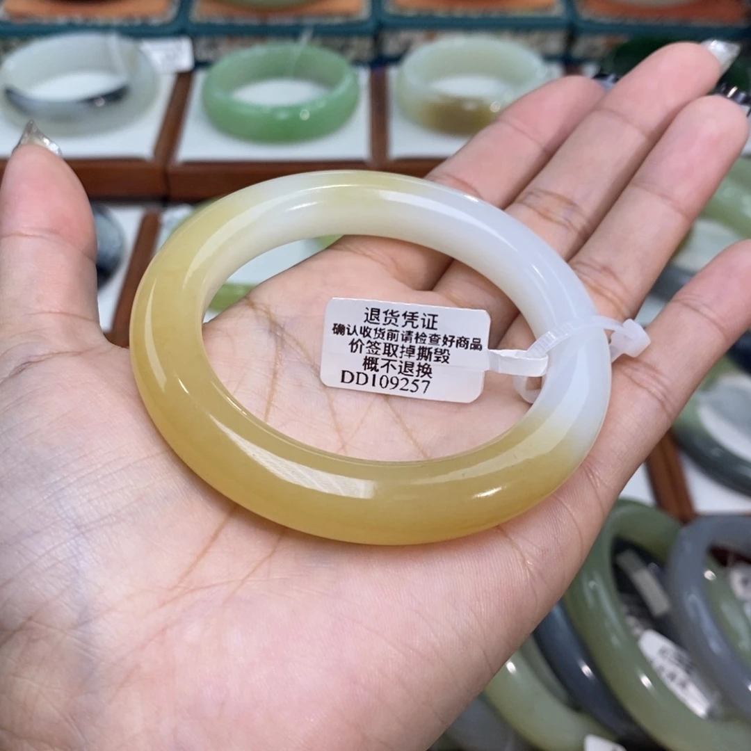 和田玉未镶嵌手镯和田玉且末糖白54