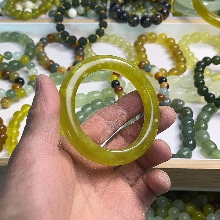 合金蛇纹石玉颈饰