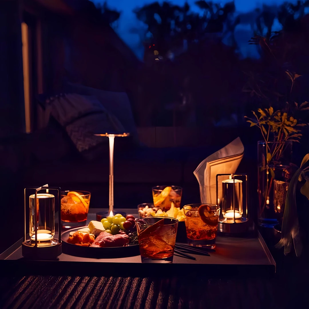 高级感简约飞碟氛围灯创意复古卧室床头台灯轻奢充电台灯小夜灯