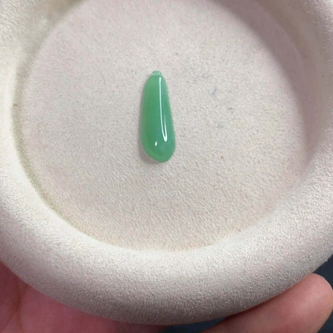 翡翠未镶嵌颈饰满果绿冰瓜