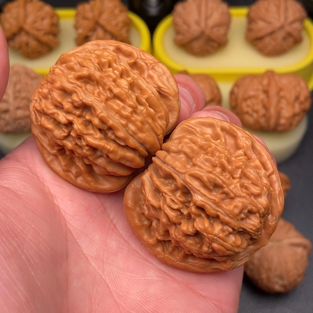 文玩核桃把件老树红皮楼子44