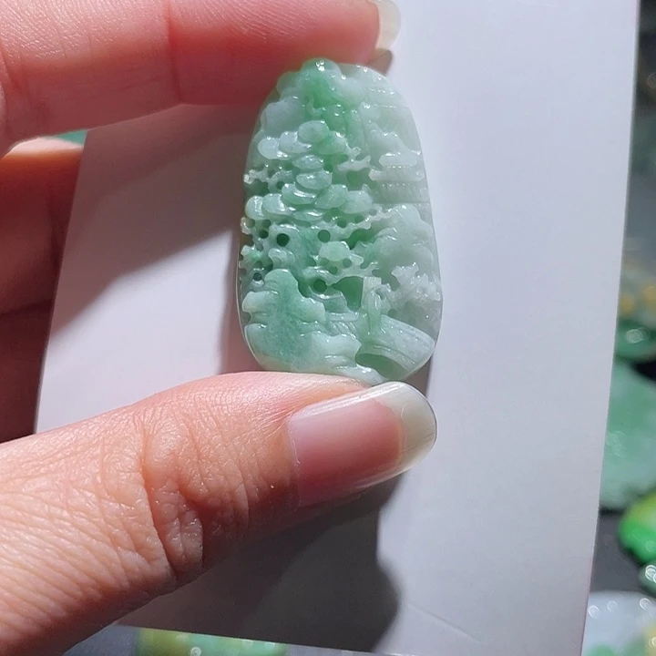 颈饰未镶嵌翡翠天