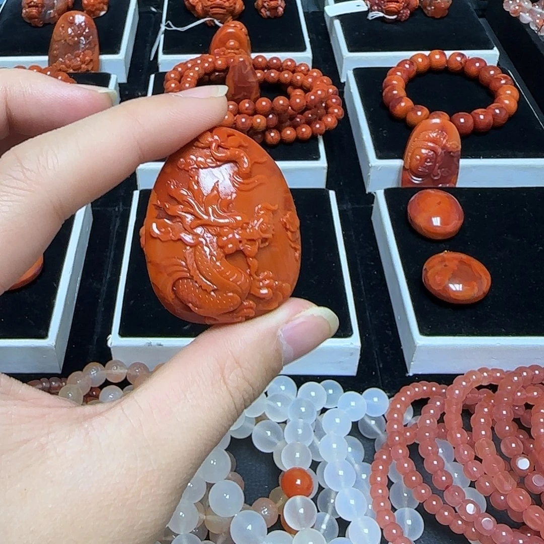 南红玛瑙未镶嵌颈饰