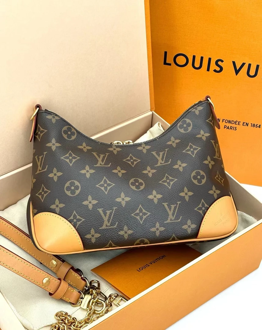 99新 LV Lv/路易威登 新款老花黄牛角 双肩带链条