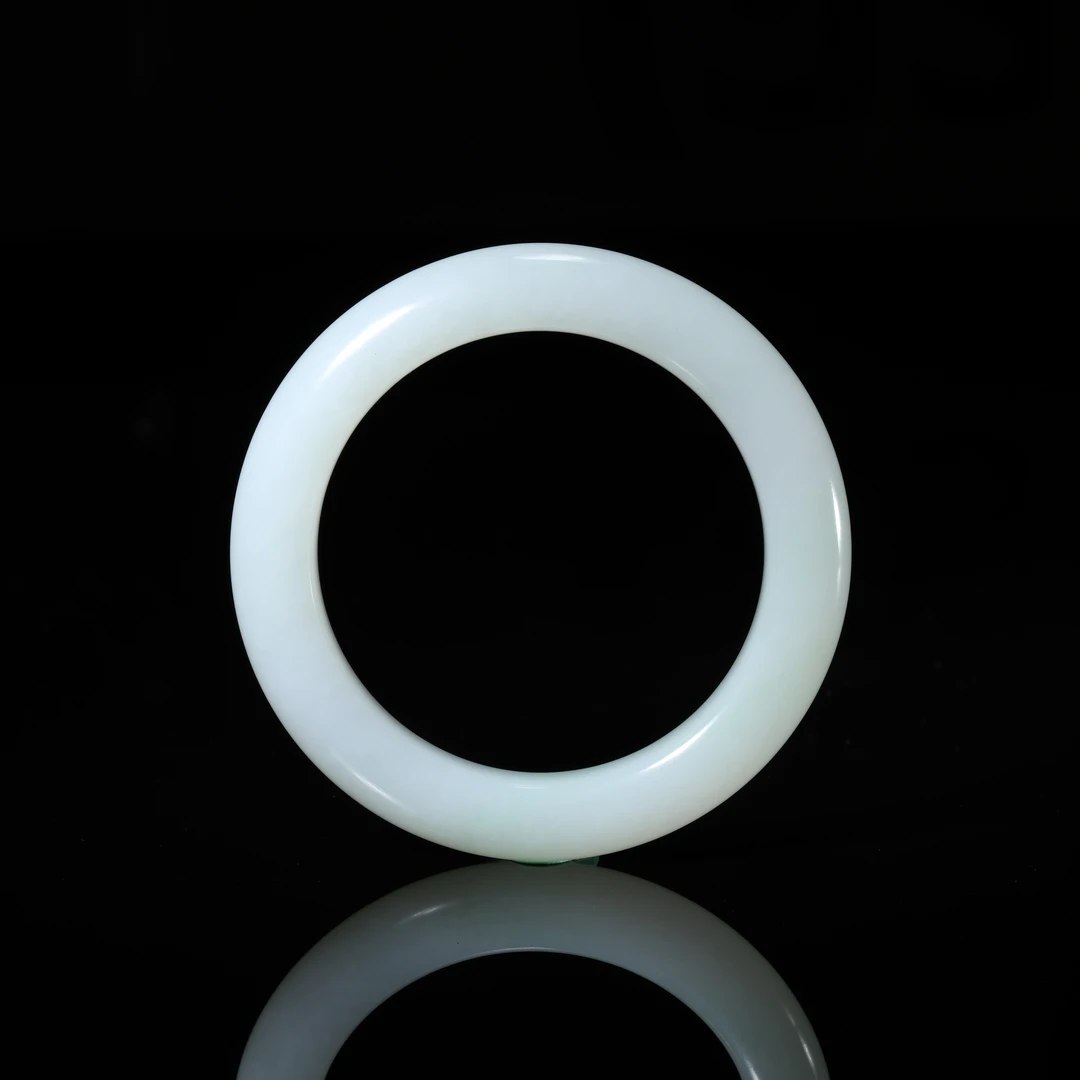 Lot38和田白玉手镯MW267