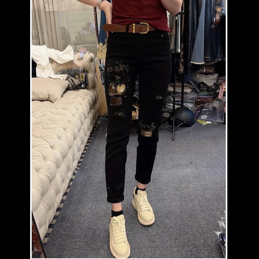月月家，新款秋季弹力刺绣烫钻显瘦黑色牛仔裤96032