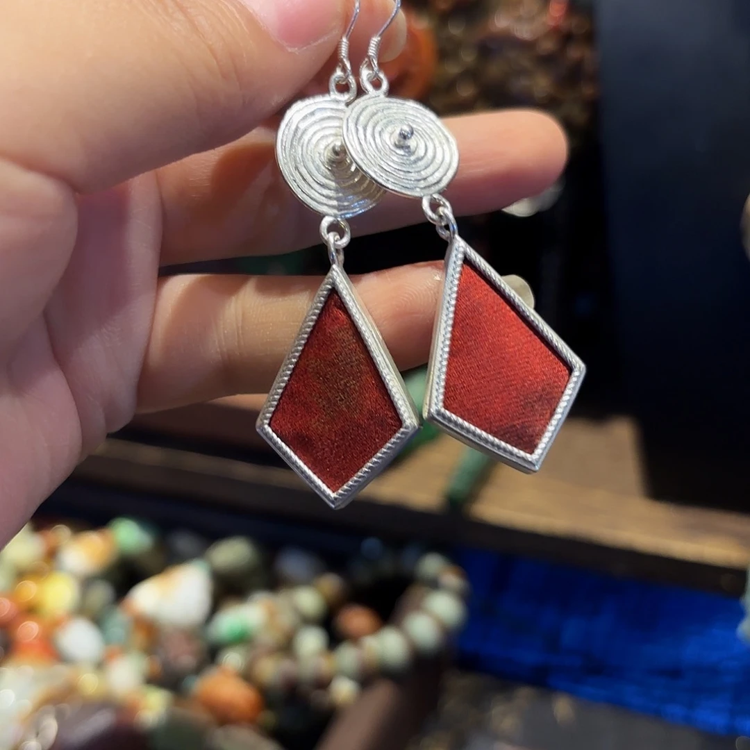 翡翠未镶嵌颈饰我