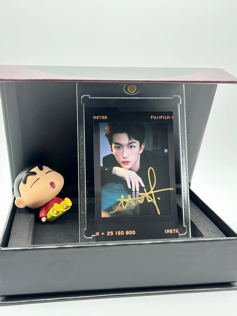 W786【黄子弘凡】亲签三寸正品富士拍立得mini相纸 黑胶