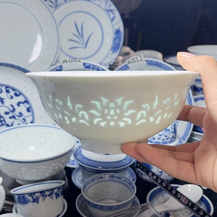 碗素玲珑雕塑缠枝莲六寸面碗