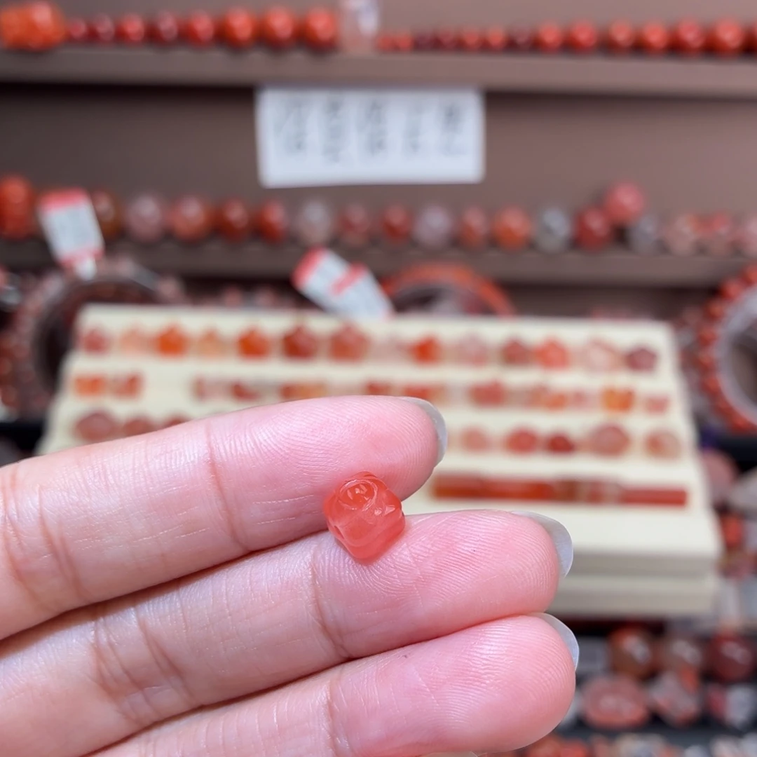 南红玛瑙未镶嵌川料小柿子6+