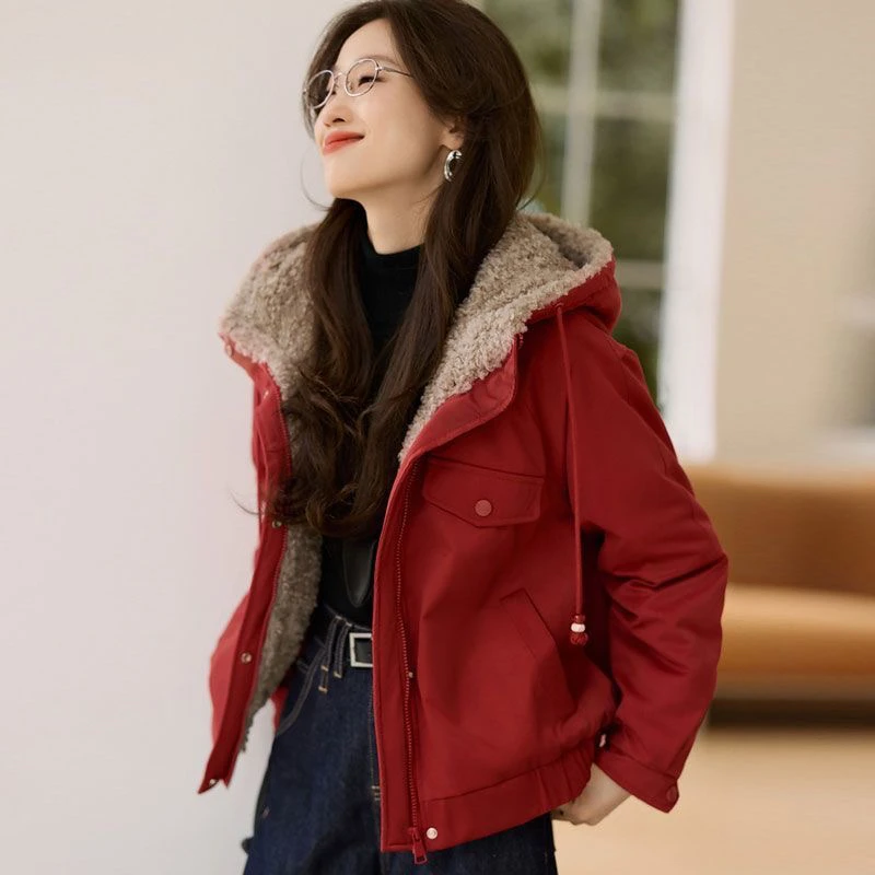 仿羊羔毛拼接连帽抽绳装饰珠棉衣2025冬季新款时尚百搭休闲外套女