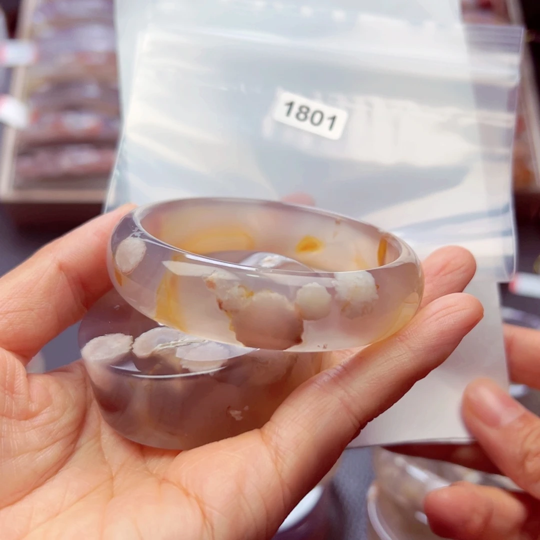 手镯玛瑙/玉髓未镶嵌啊*