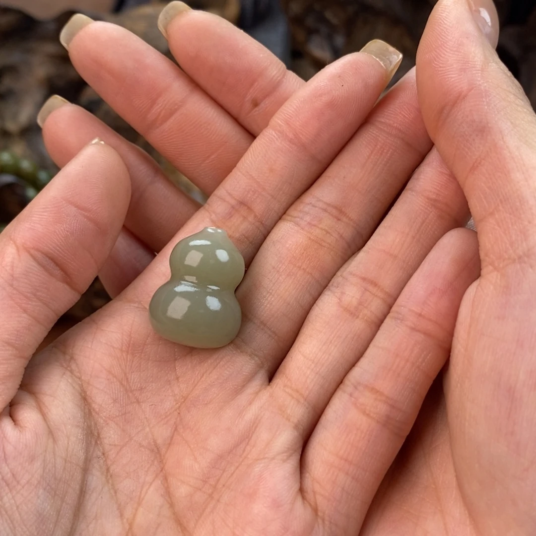 *****和田玉未镶嵌颈饰