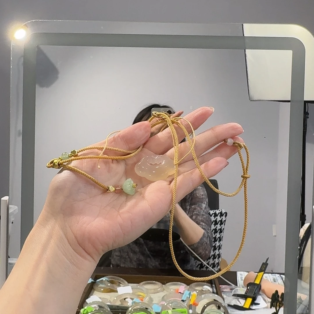 玛瑙/玉髓手镯未镶嵌祥云