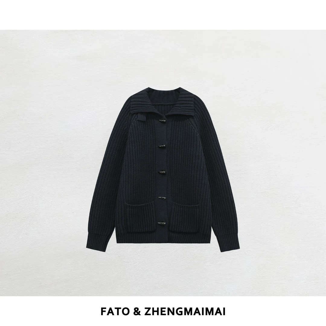 郑买买 蓝莓贝果 秋冬新款显瘦百搭翻领牛角扣开衫毛衣 CC51101M2