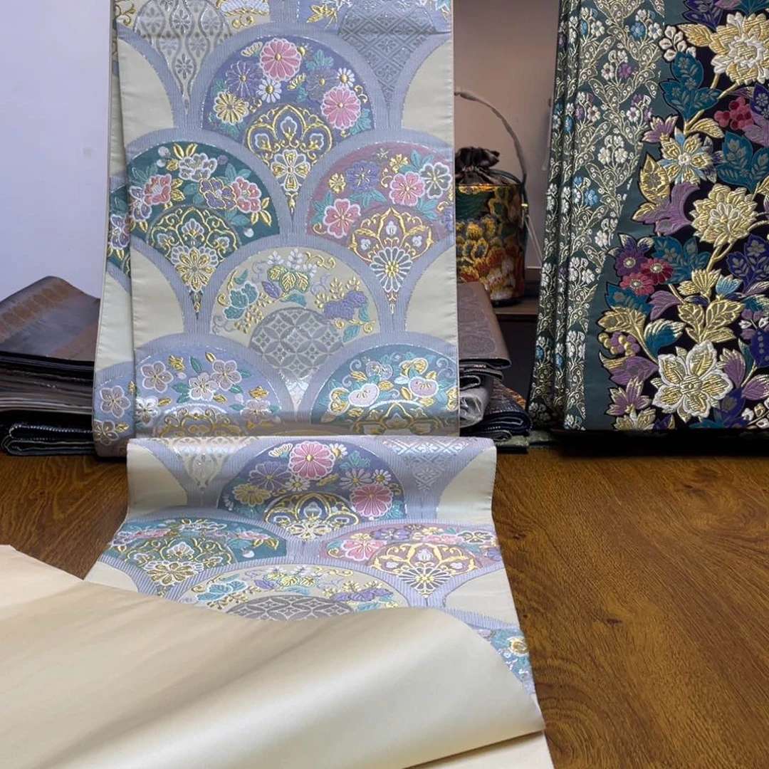 织绣织锦缎，织锦缎