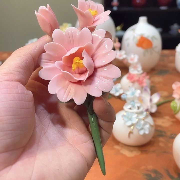 手工陶瓷精致摆件