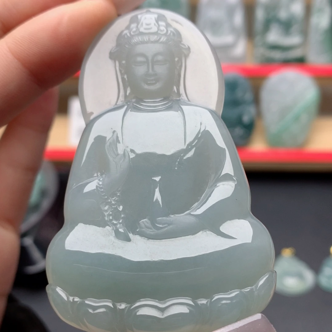 翡翠未镶嵌颈饰素衣观音