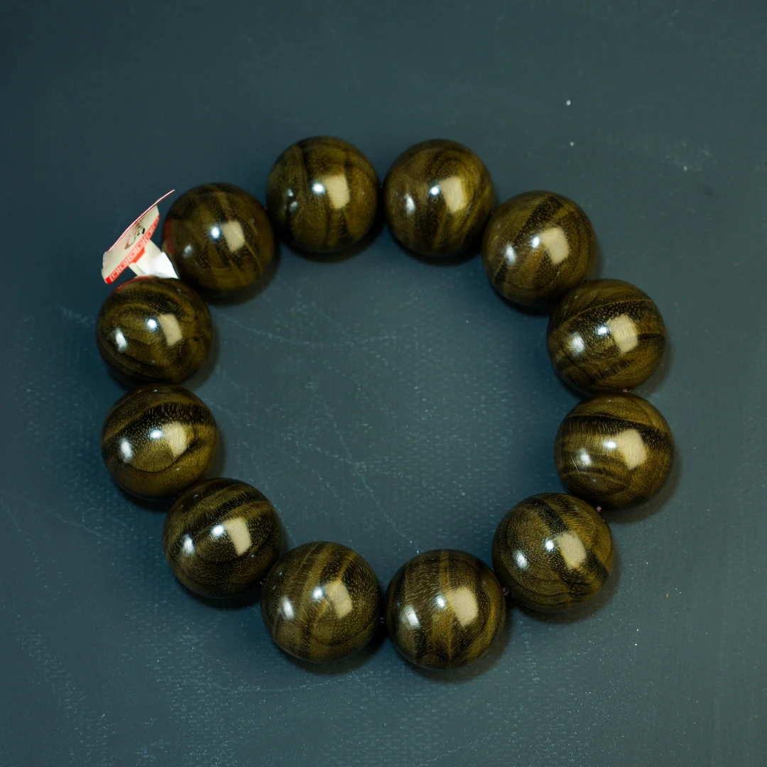 2.0 阴沉绿带花金丝楠文玩手串收藏  A2068