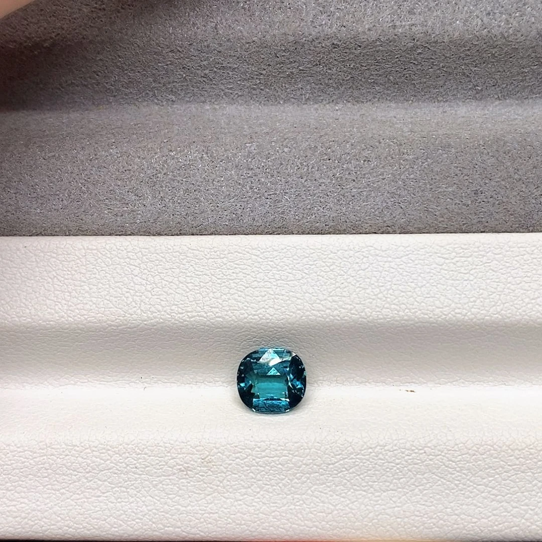 未镶嵌裸石碧玺1.38克拉天然蒂芙尼蓝碧玺