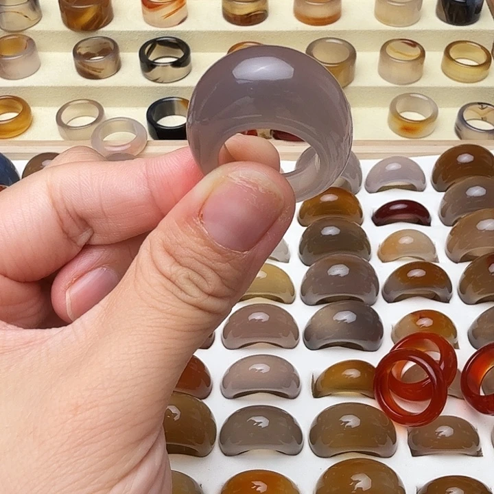 奇***苗玛瑙/玉髓未镶嵌戒圈