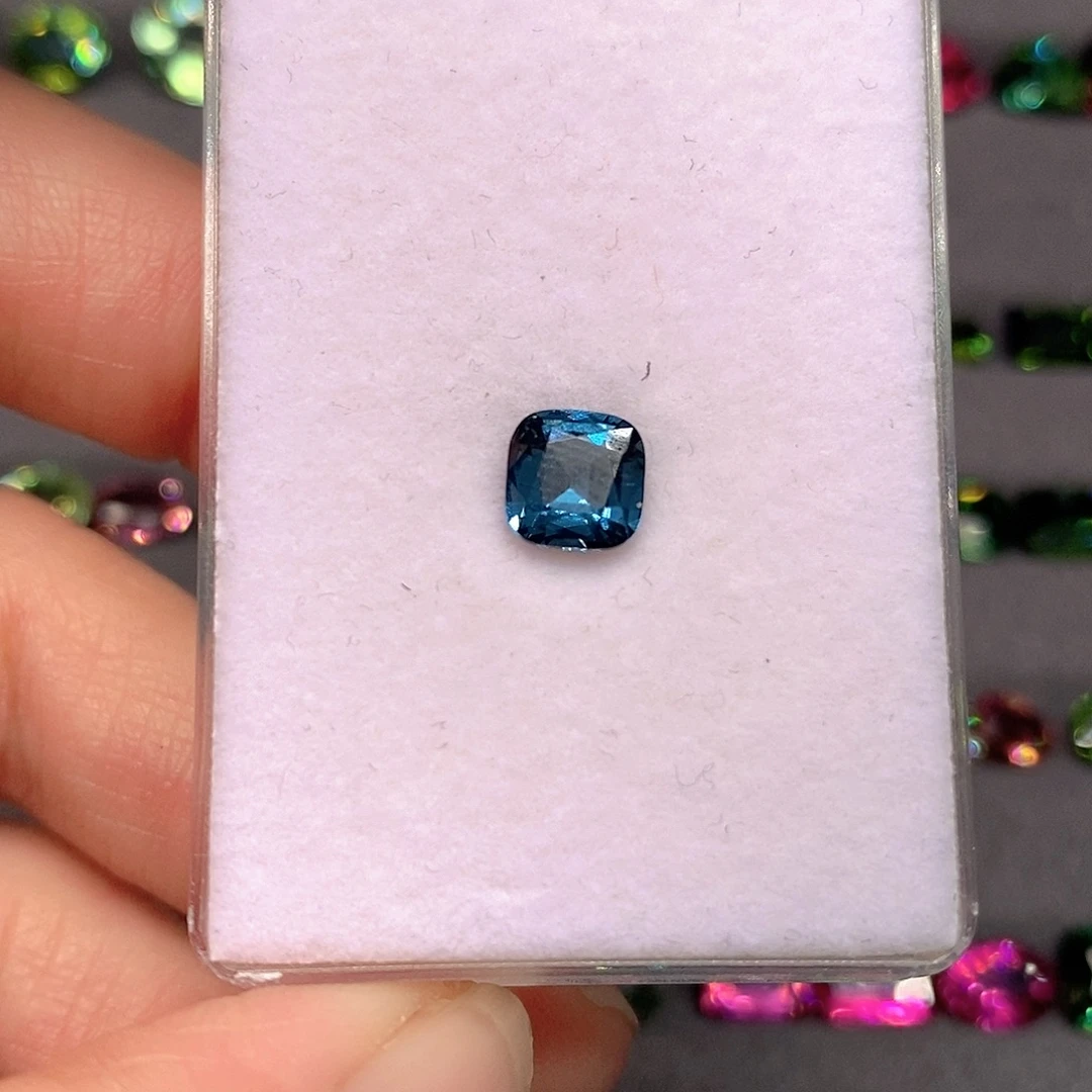 尖晶石裸石钴蓝尖晶石