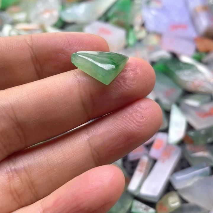 定制翡翠未镶嵌天然翡翠