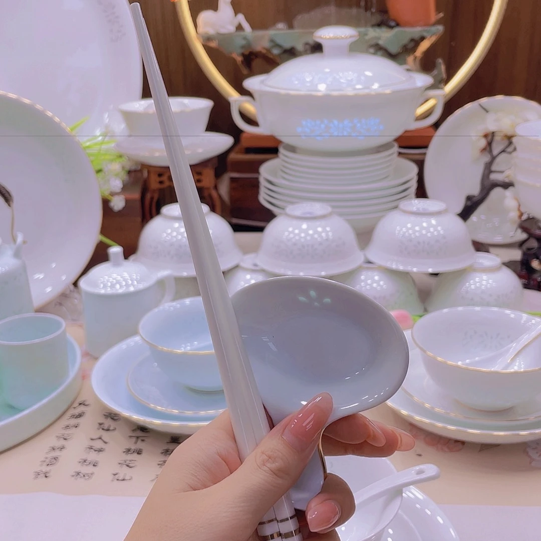 瓷福筷子10双，2个快架