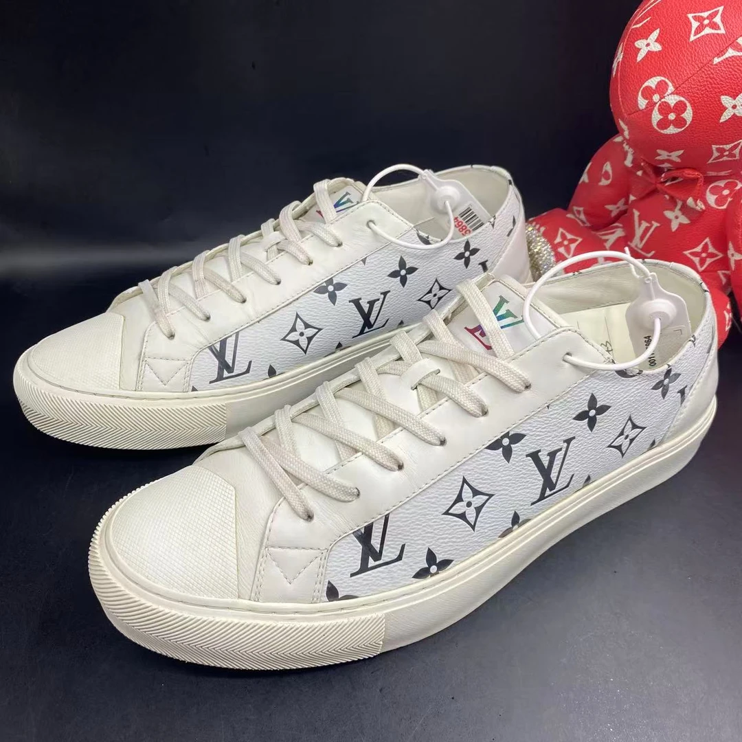 95新 LouisVuitton/路易威登 白色老花时尚贝壳头板鞋43欧码lz174