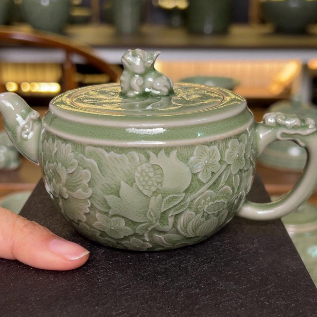 壶橄榄釉花开富贵茶壶大师