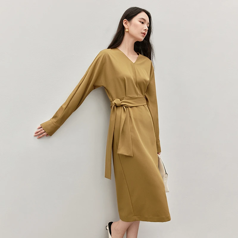 尚都比拉通勤优雅腰部简约V领蝙蝠袖单侧拼接系带收腰连衣裙57349