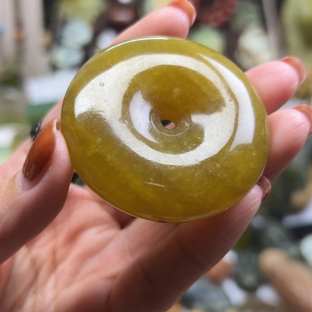 岫玉未镶嵌颈饰辽阳料扣子有瑕