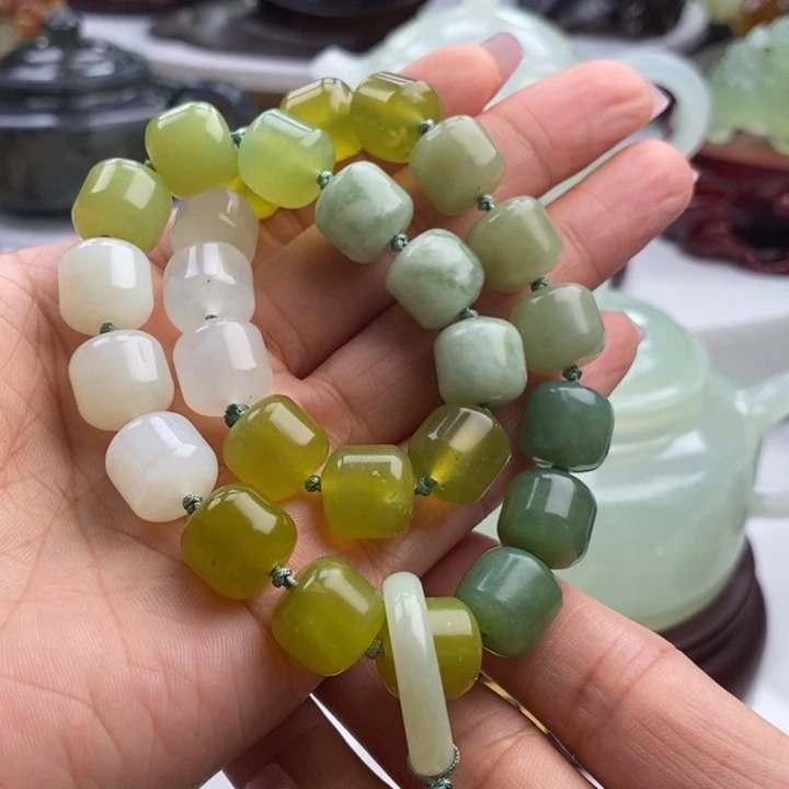 岫玉未镶嵌四大名玉手持