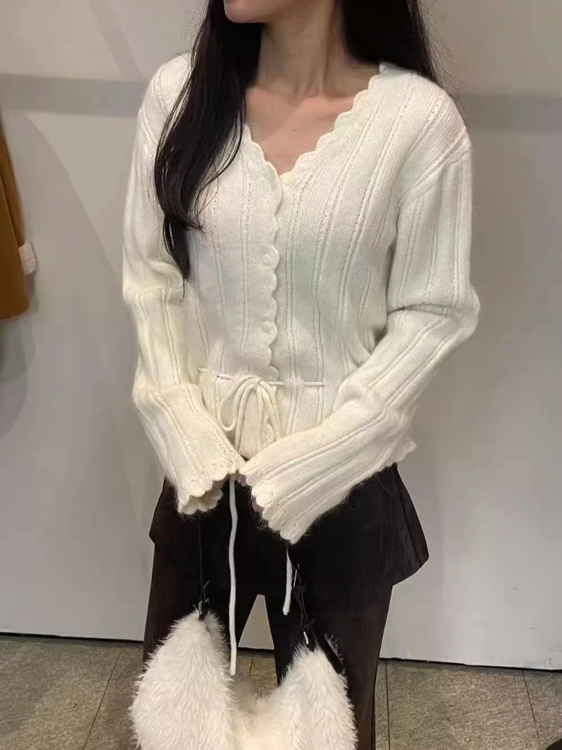 纯欲风白色v领喇叭长袖针织开衫毛衣外套女士可外穿内搭软糯上衣