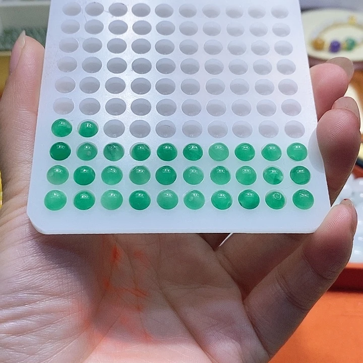 翡翠散珠冰阳绿卡6