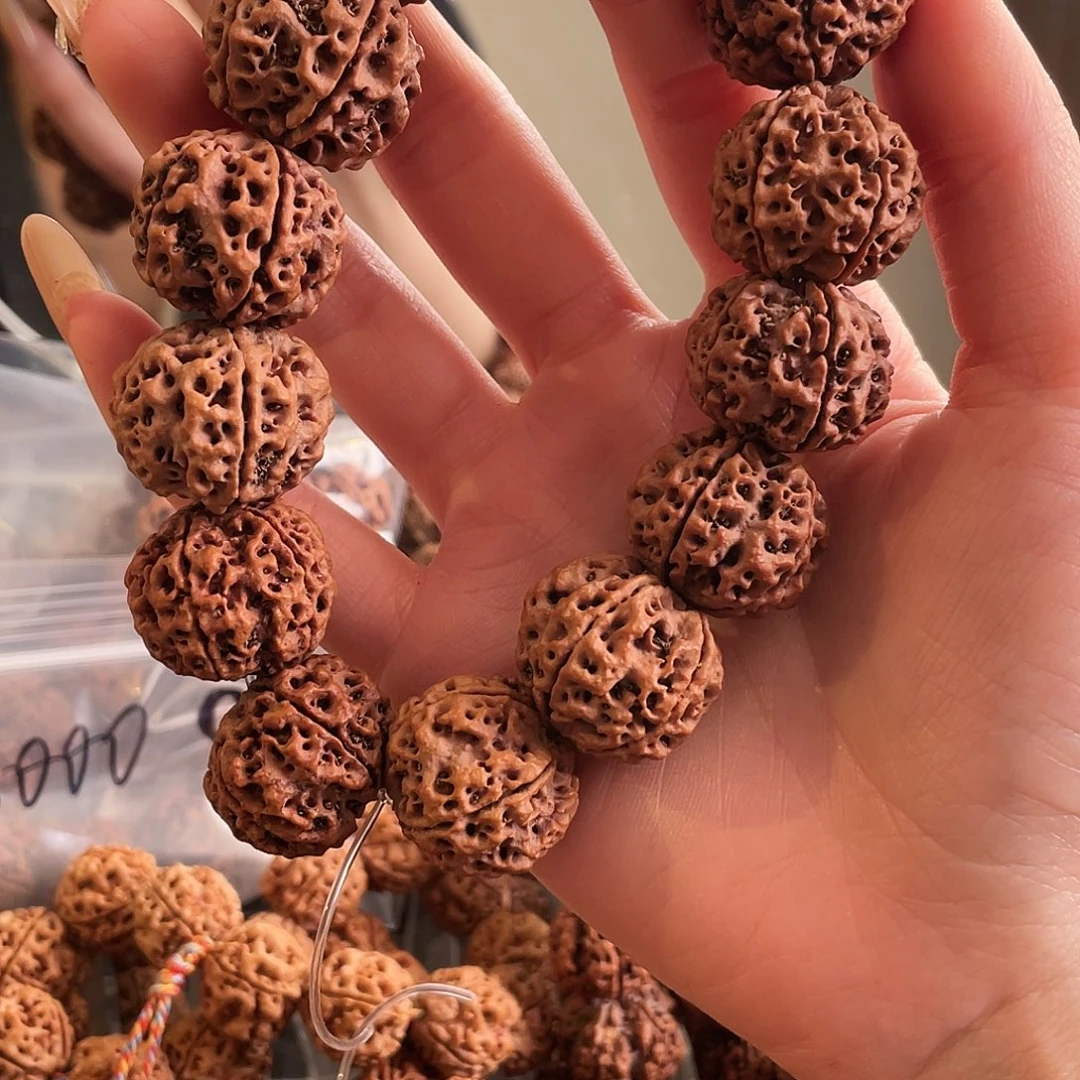 ༀ***ༀ金刚菩提手串23尺寸油皮铁籽蜂王，原皮原色