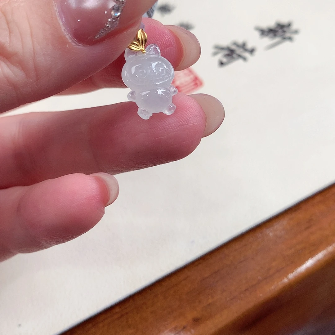 翡翠18K金镶嵌颈饰吊坠
