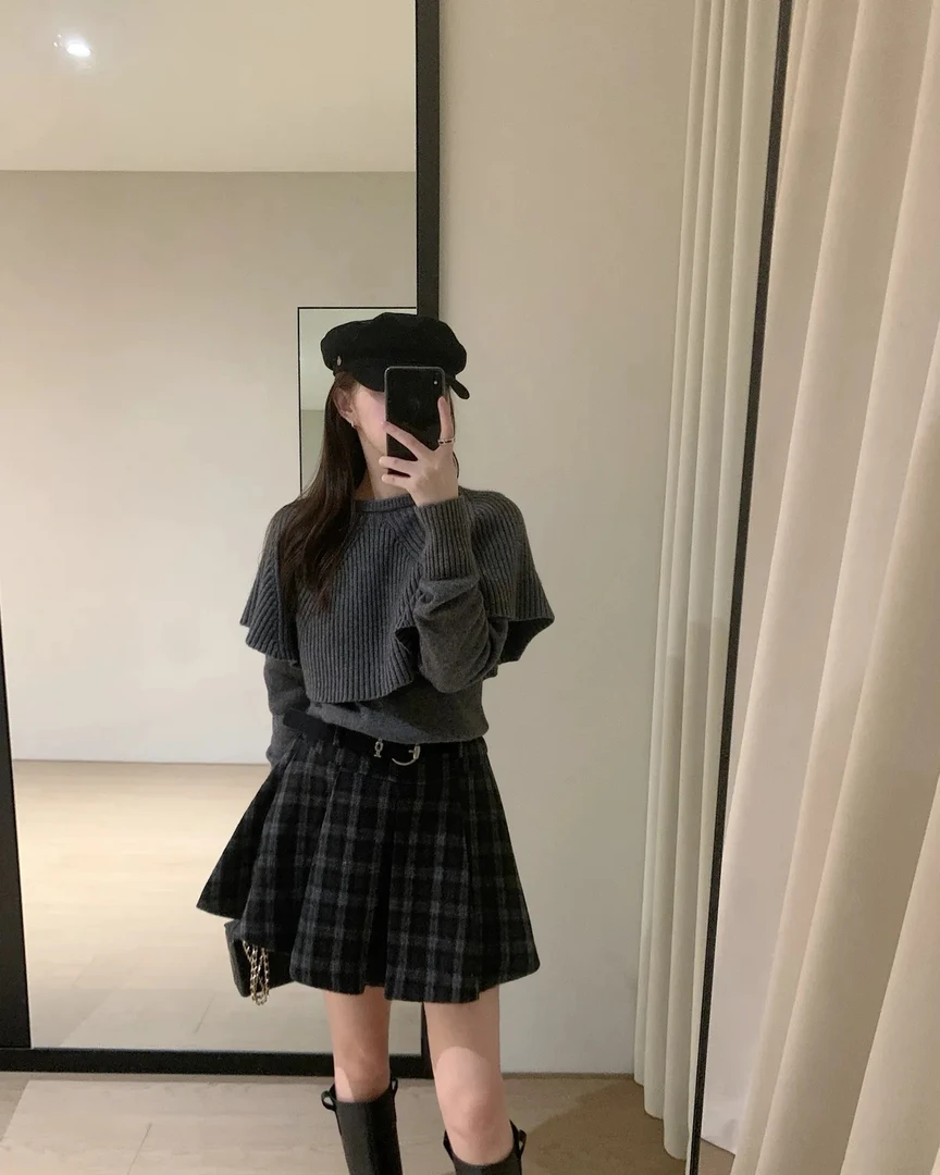 2025秋冬新款韩系斗篷假两件长袖针织毛衣搭配格纹半身短裙两件套