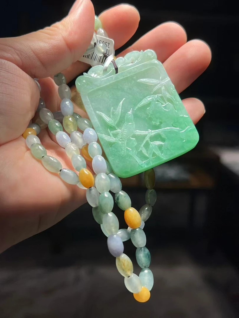 翡翠果绿子冈牌 竹报平安