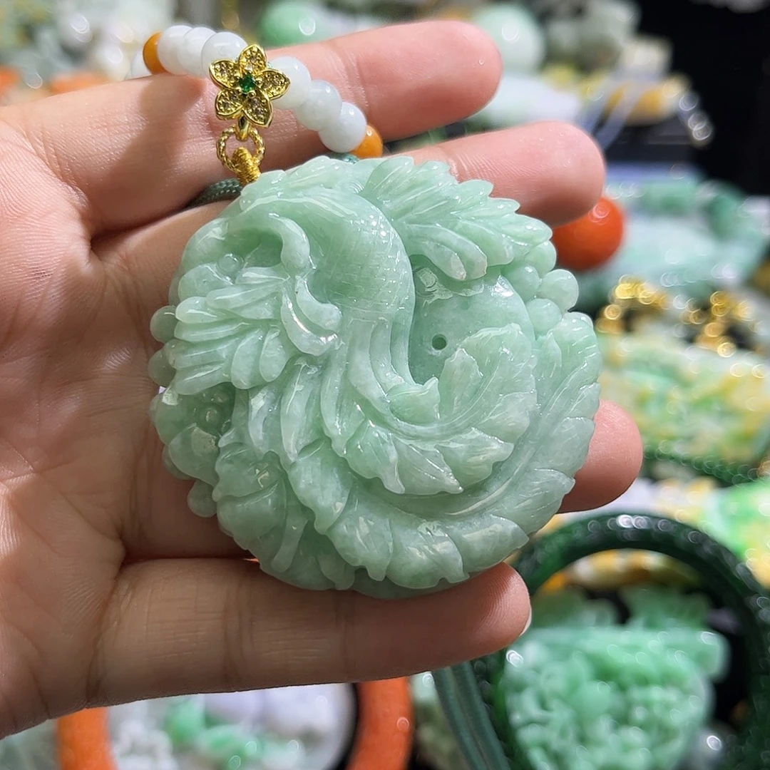 翡翠未镶嵌颈饰待编织