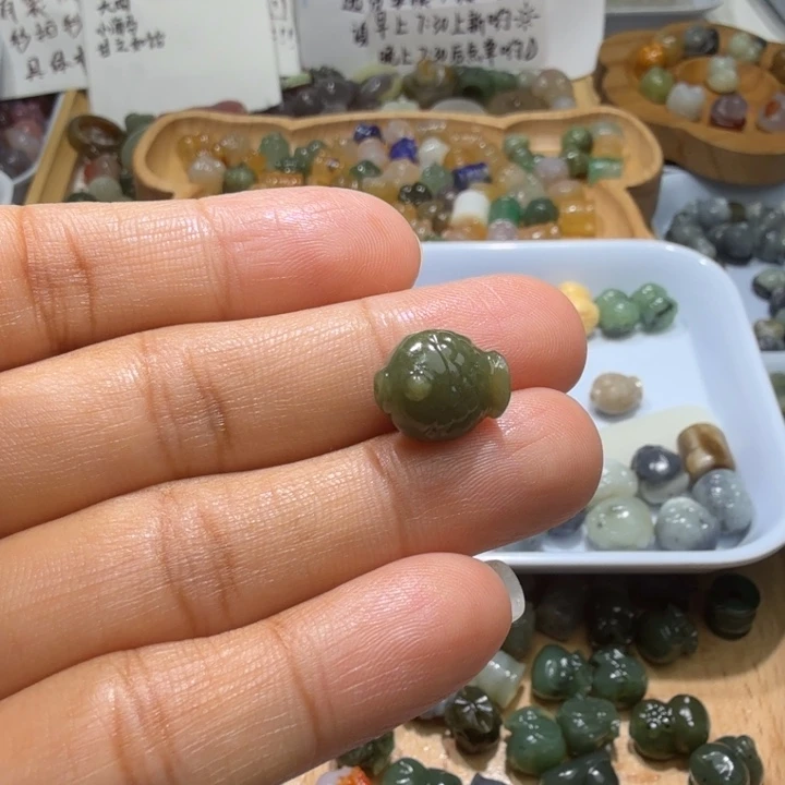 不***友和田玉未镶嵌珠宝半成品