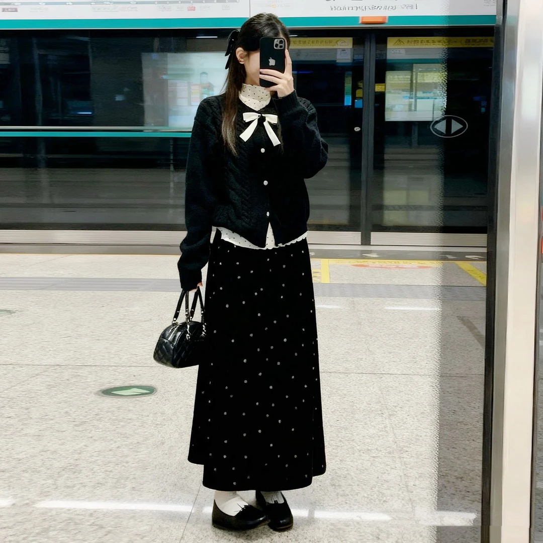 财阀千金黑色毛衣针织连衣裙女秋冬季2025新款小香风穿搭套装长裙