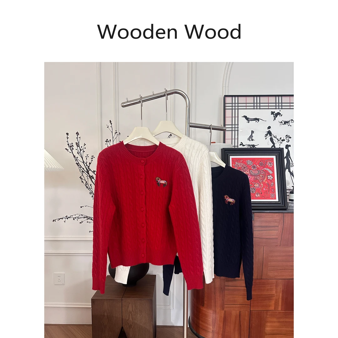 Wooden Wood“马上有钱”新春刺绣百搭时尚喜庆羊毛针织衫P25739
