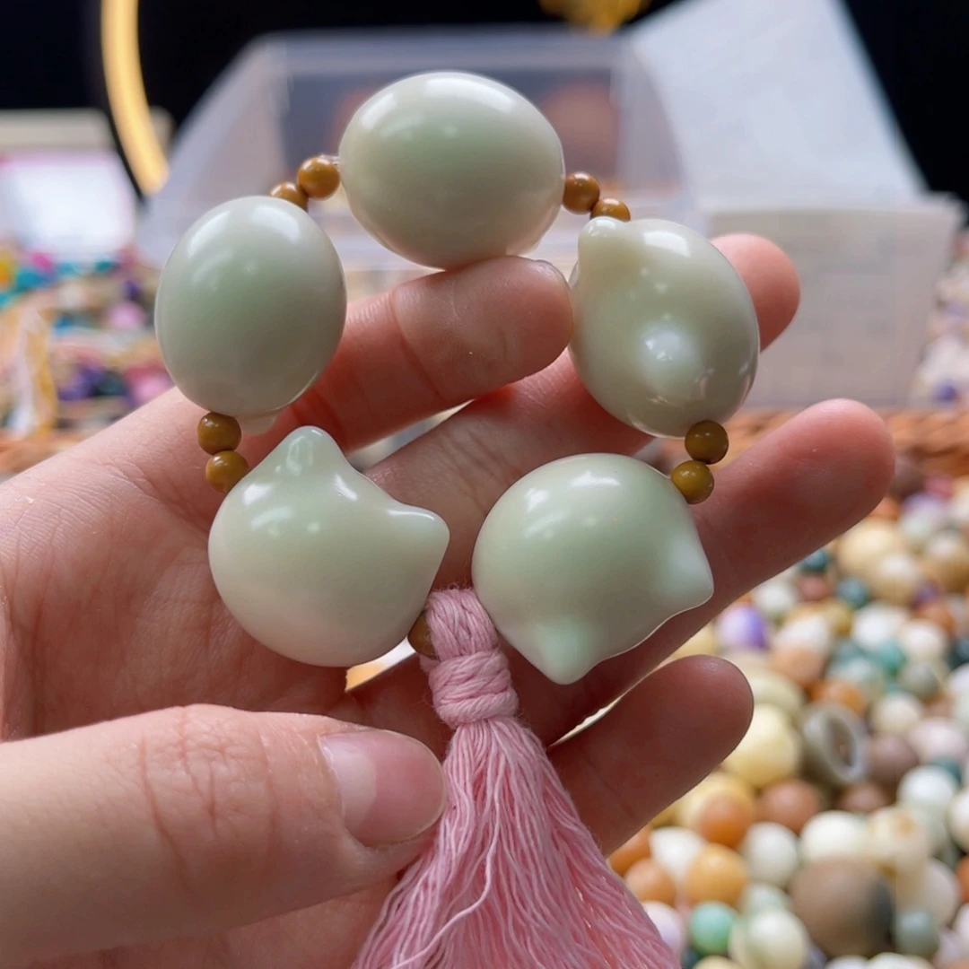 吊坠白玉菩提张*衍a21+mm/5+1颗猫头瑕