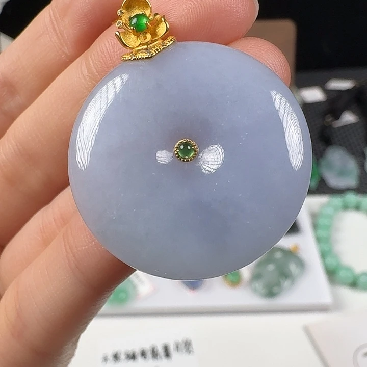 翡翠18K金镶嵌颈饰